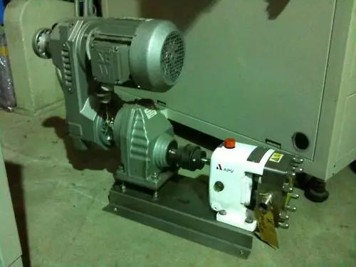 APV Lobe Pump CL1/012/15 with variable speed gear units