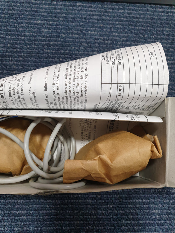 SMC ZSE40-T1-22 Pressure Switch NEW